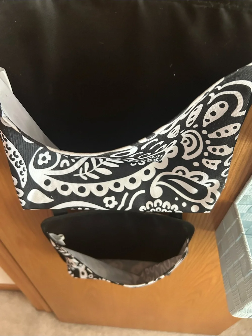 Thirty One 31 oh snap Black & White Paisley Hanging Organizer Pockets